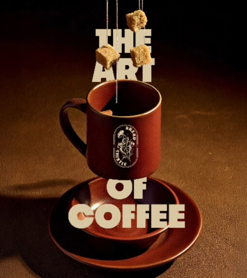 Ein Mockup einer Kaffeetasse, die vor dunklem Hintergrund schwebt