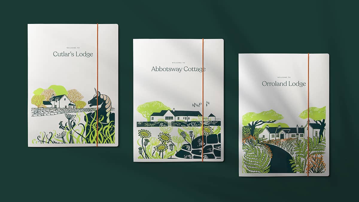 Drei Hefte mit Illustrationen auf dem cover