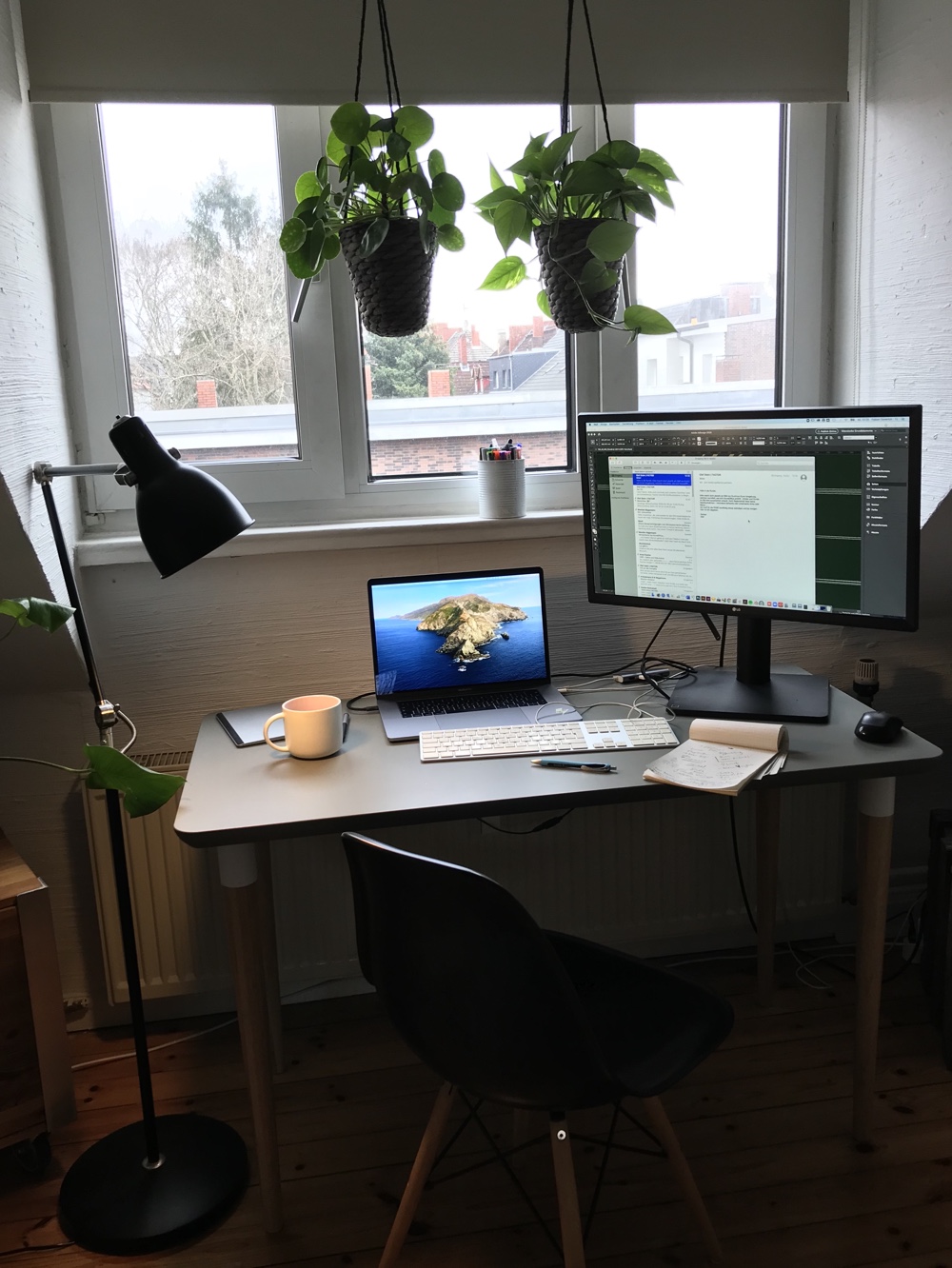 Factor Home Office mit Pflanzen