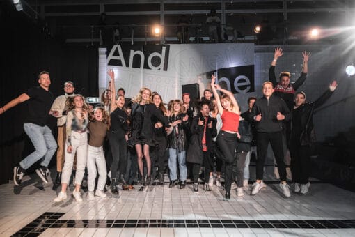 Junge Grafik 2021 Gewinner:innen auf der Bühne