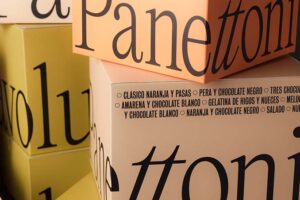 Nahaufnahme des Panettoni Designs mit großer schwarzer Typografie