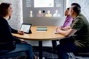 New Work Tech: So funktionieren hybride Meetings