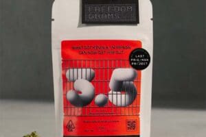 Cannabis Packaging mit großem Gitter und Zahlen
