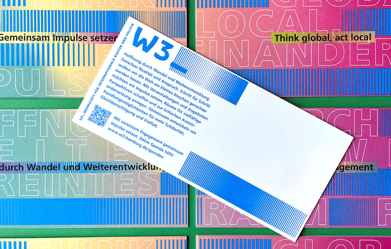 Corporate Color von W3 im Keyvisual und Text des Kartendesigns by Klass
