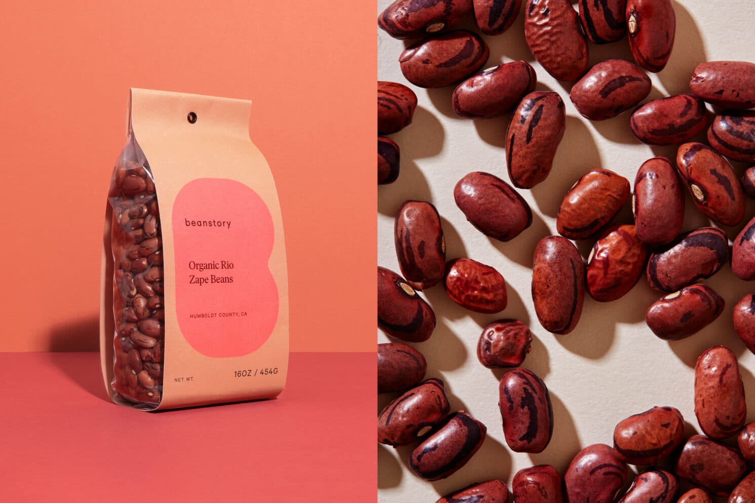 Visual Identity für den Bohnenvertrieb Beanstory: Packaging Design für Zape Beans links mit der Hintergrundfarbe des Logos in rosa. Daneben ein Foto der getrockneten Bohnen ohne Verpackung