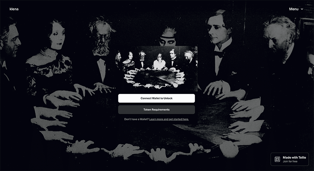 Webansicht von der Seite Tell.ie. Mehrere Personen, die aussehen, als wären sie einem Stummfilm der 20er Jahre entsprungen, sitzen an einem runden Tisch und haben alle ihre Hände auf die Tischkante gelegt, so dass ein großer Handkreis entsteht. Es gibt in der Mitte der Webansicht zwei Buttons: Auf dem oberen steht »Connect Wallet to Unlock« und auf dem unteren »Token Requirements«.