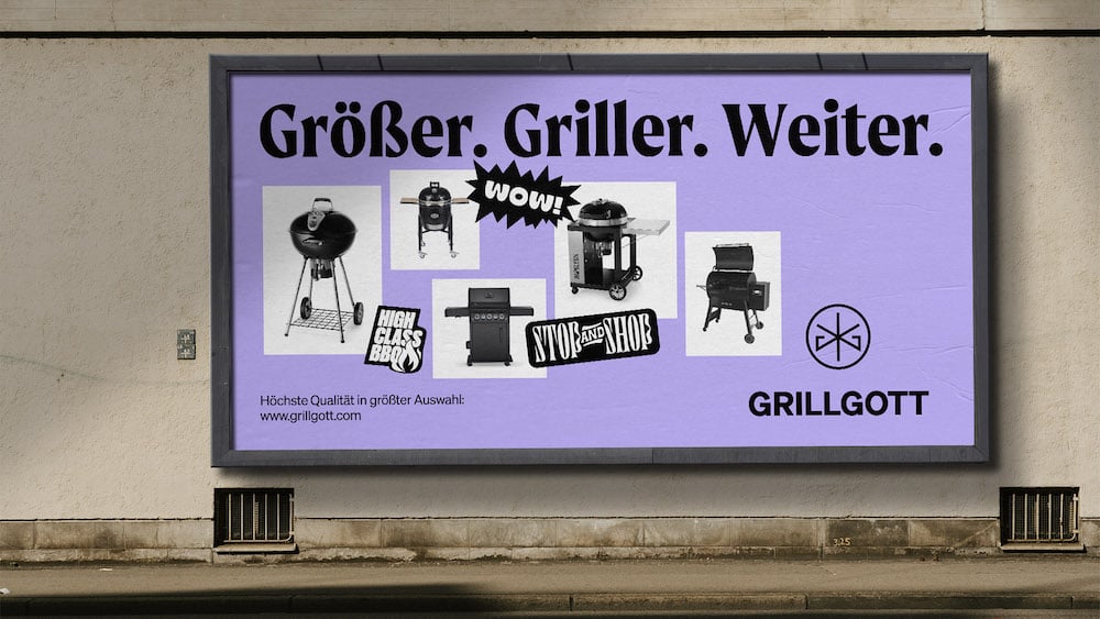 Corporate Design für GrillGott vom Studio Arndt Benedikt: Plakat-Mock-up mit dem Slogan »Größer. Grillen. Weiter«