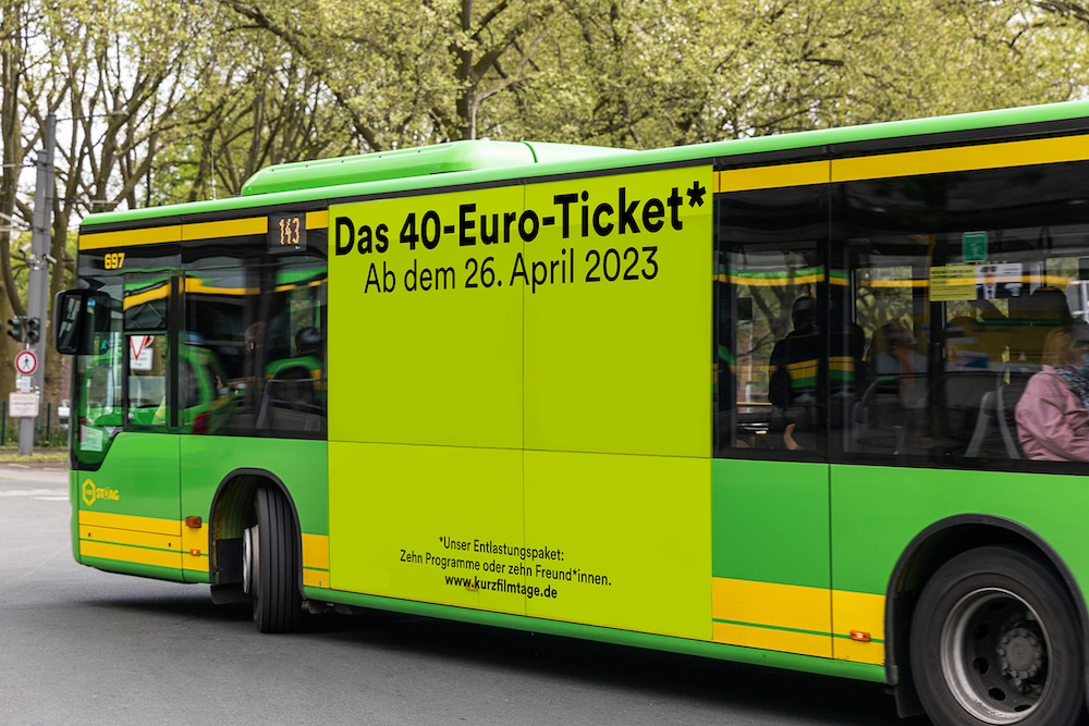 Kampagne der Internationalen Kurzfilmtage Oberhausen: Werbung auf Bussen