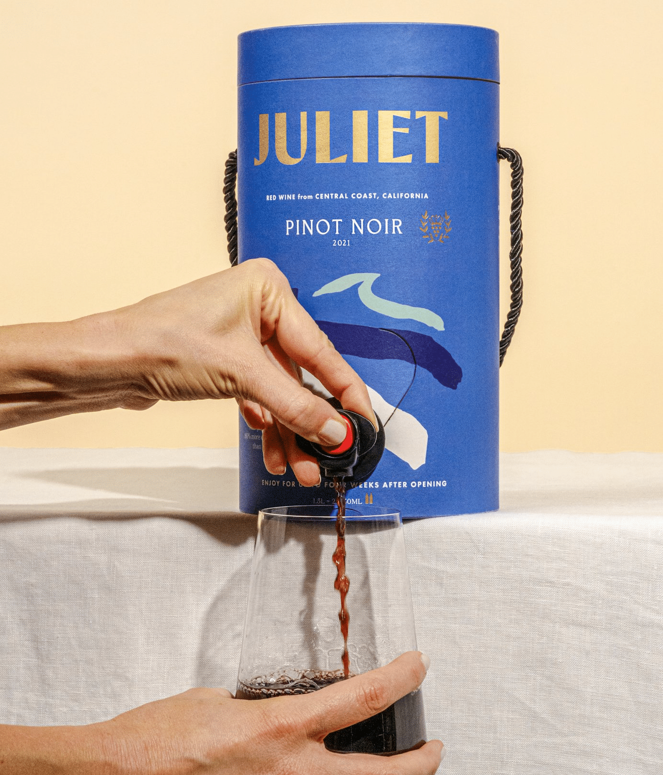 Juliet Wine Packaging Design, illustrierte Weinbox Pinot Noir