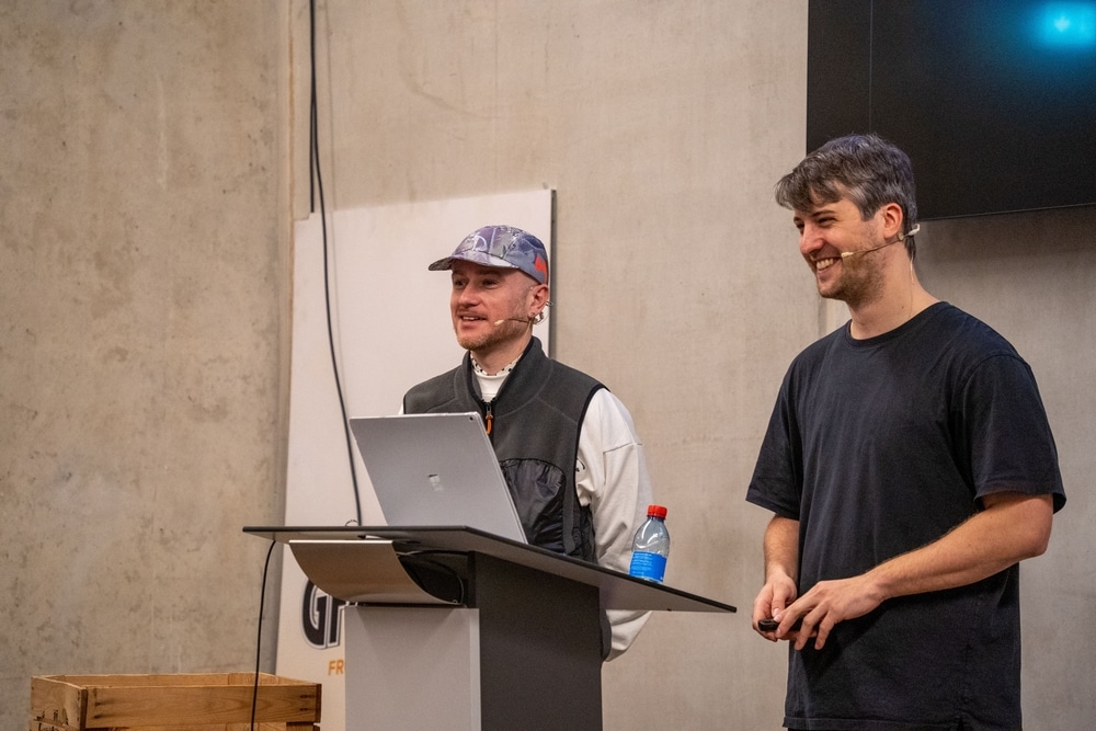 Sebastian Zimmerhackl (links) und Misch Strotzs (rechts) halten den Vortrag »Radical Imagination XD« an der Chambre des Métiers Luxembourg, Grosbusch.