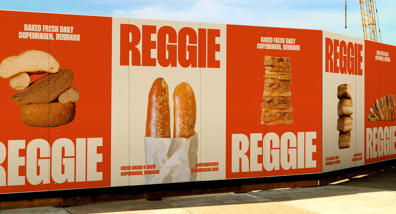 Reggie-Wortmarke auf Plakaten, rote Schrift auf Creme, variierend, Fotos von Backwaren