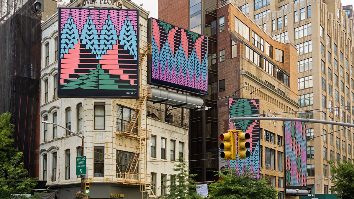 Vier große Werbeflächen zeigen das Design in einer New Yorker Stadtszene