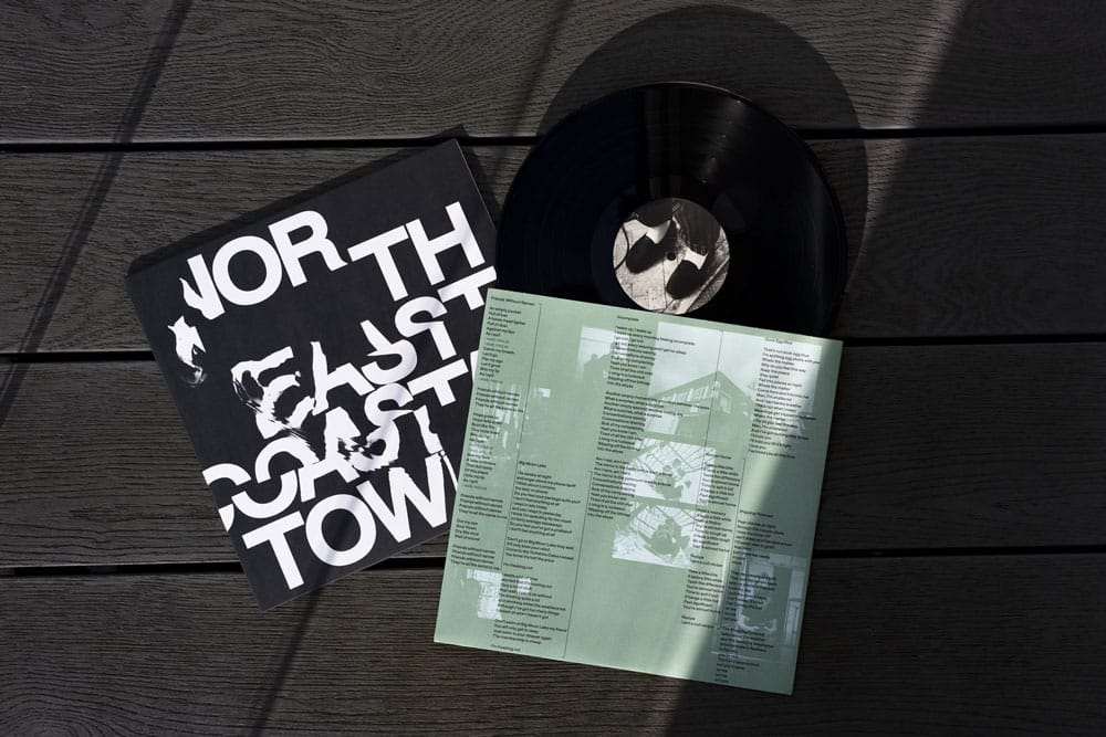 studio other type, LP-Covergesatltung der Album-Veröffentlichung North East Coastal Town (2022) für die Band LIFE, erschienen in verschiedenen Ausführungen auf The Liquid Label