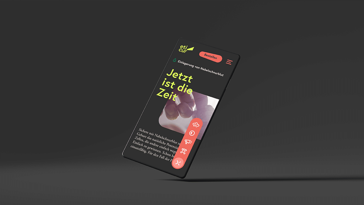 Smartphone mit dunklem Hintergrund zeigt eine Gesundheits-App mit dem Schwerpunkt Nabelschnurblut-Einlagerung, hervorgehoben durch ein Bild von Nabelschnurblut-Proben und Icons für Bestellung und Informationen.