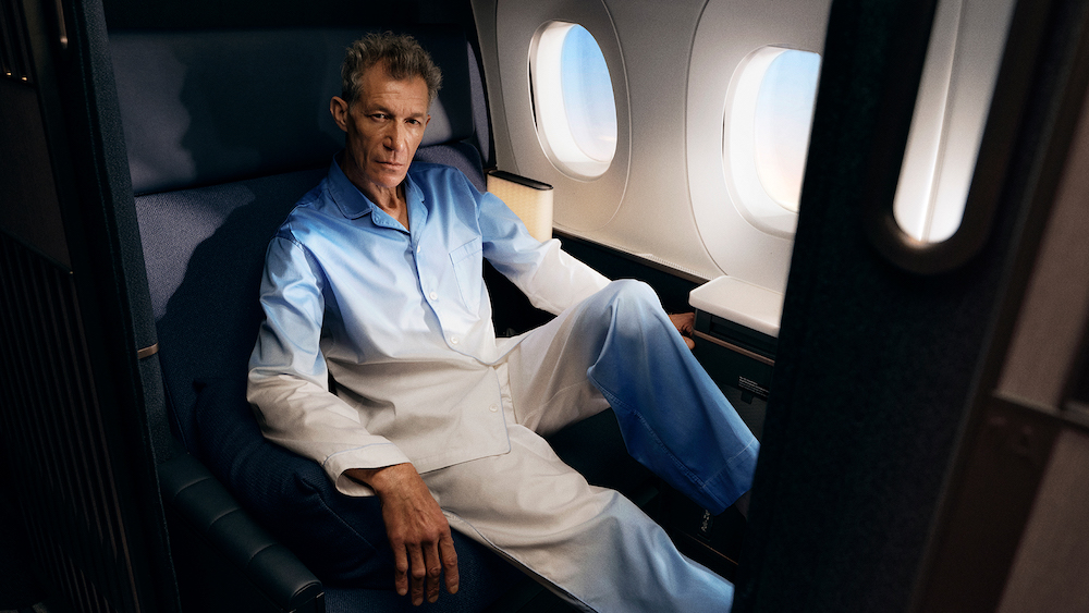 Über den Wolken: First Class fliegen in Lufthansa Loungewear