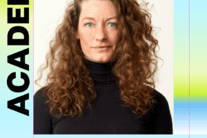 Durch die Sprints führt Bettina Knoth, Inhaberin und vielfach ausgezeichnete Strategie- und Kreativdirektorin des Brand-, Design- und Innovationshubs Labstract sowie ehemals Vorstandssprecherin des Deutschen Design Clubs