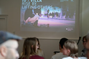 IU-Hochschule-Augsburg-rise-by-ligting-others