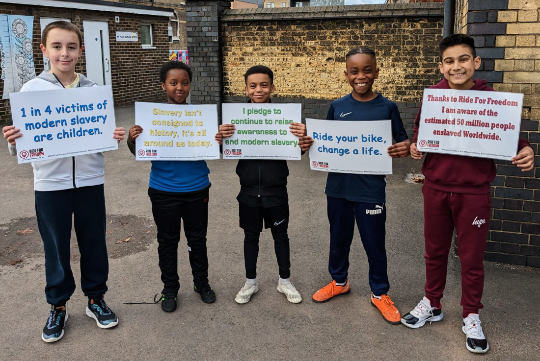 B Corp-Projekt Radtrikots für Workshops für Kinder gegen moderne Sklaverei
