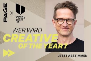 Grafik zur Abstimmung für den „Creative of the Year“ beim German Brand Award 2026: Links die Logos „PAGE“ und „German Brand Award 26“, daneben der Text „Wer wird Creative of the Year?“ sowie „Jetzt abstimmen“. Rechts ein Porträt eines Mannes mit Brille, der freundlich in die Kamera lächelt.
