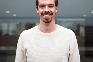 Porträt Tobias, Mitgründer und CEO von awork, einem Projektmanagement-Tool aus Hamburg