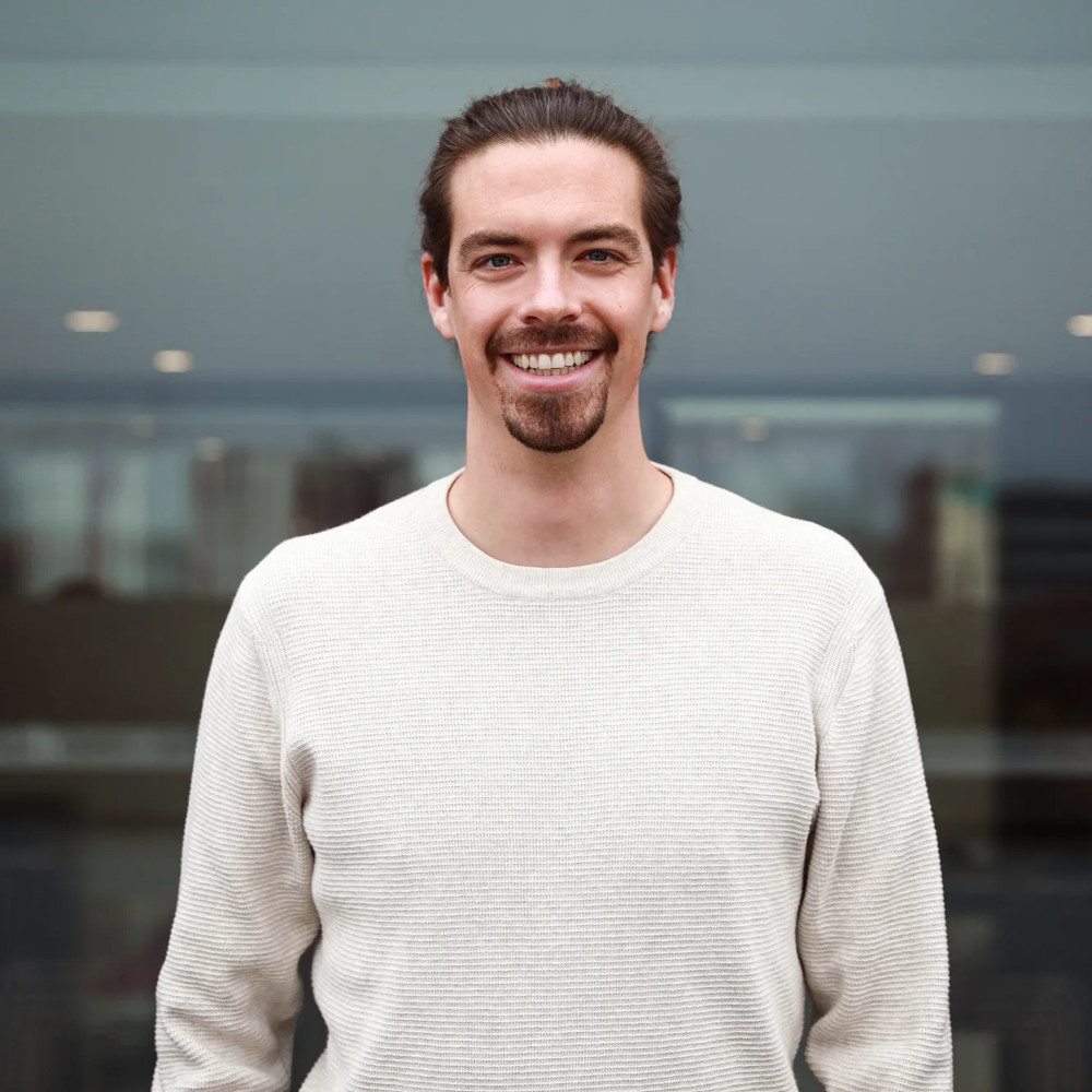 Porträt Tobias, Mitgründer und CEO von awork, einem Projektmanagement-Tool aus Hamburg