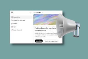 Grafik mit ChatGPT Screenshot und einem Megafon vor blaugrauem Hintergrund